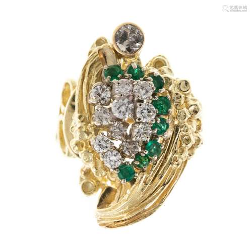 An Avant Garde 1.00 ct Diamond & Emerald Ring