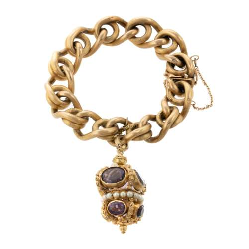 A Ribbed Link Bracelet with Amethyst Charm in 18K