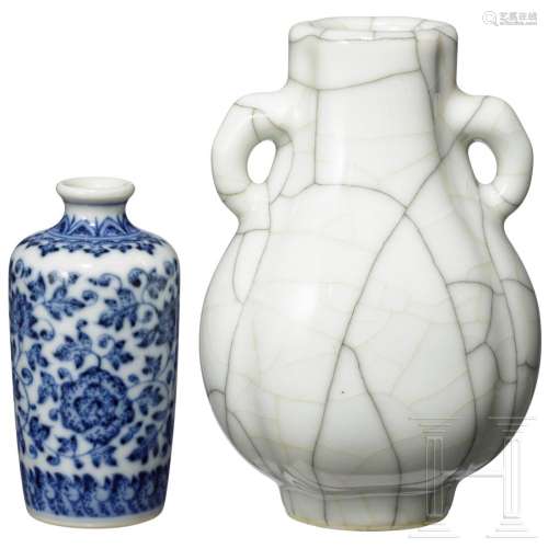 A small Qianlong Ge-kiln vase and a blue and white