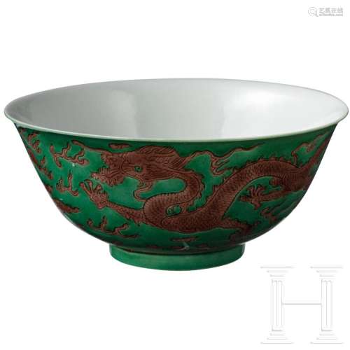 A charming dragon bowl with Xuantong mark, 20th century