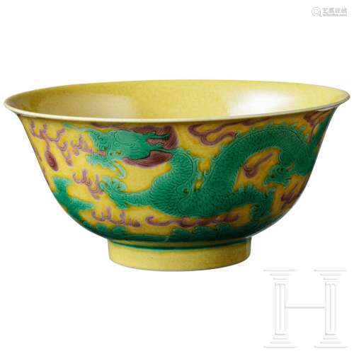 A yellow-ground green-enamelled dragon bowl with