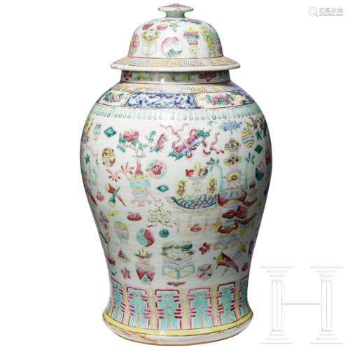 A large famille rose vase, late Qing Dynasty, 19th