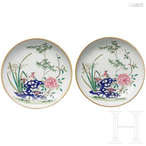 A pair of famille rose dishes with Tongzhi mark (1862 -