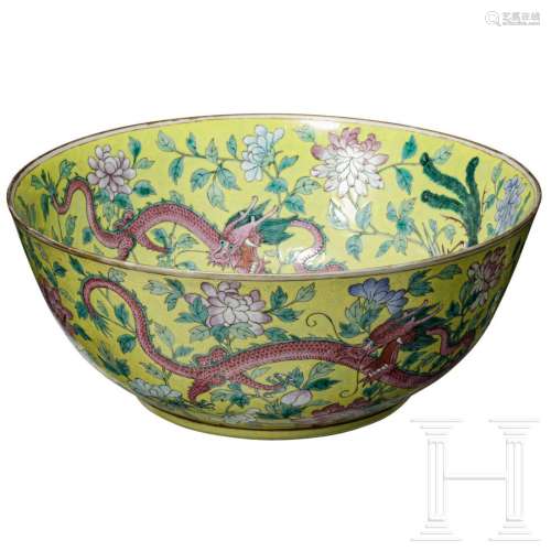 A large Chinese bowl with dragon decoration, 20th