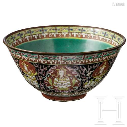 A Thai Benjarong bowl, Ayutthaya era, mid-18th century