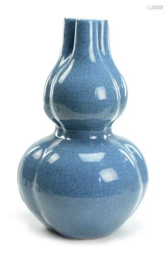 18/19TH C. BLUE CRACKLE GLAZED DOUBLE GOURD VASE