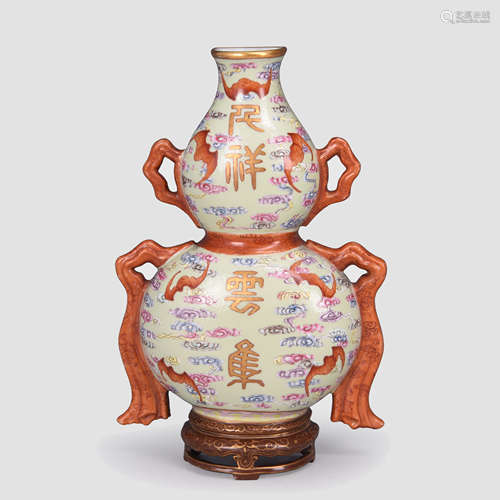 A FAMILLE ROSE DOUBLE GOURDS VASE