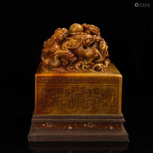 FINELY CARVED TIANHUANG SOAPSTONE DRAGON SEAL