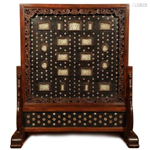 A CARVED JADE INLAID TEBLE SCREEN
