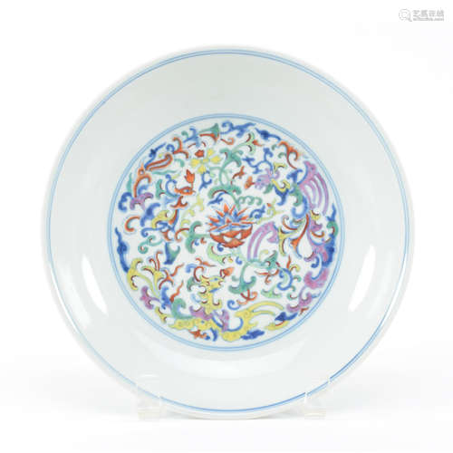 DOUCAI 'PHOENIX AND FLOWER' PORCELAIN DISH, QIANLONG