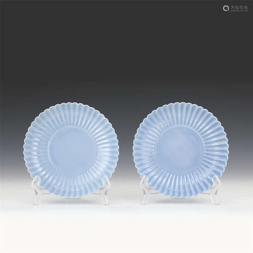 PAIR CLAIR-DE-LUNE CHRYSANTHEMUM PLATES