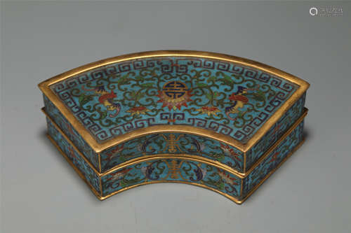 A CLOISONNE ENAMEL FAN SHAPED BOX