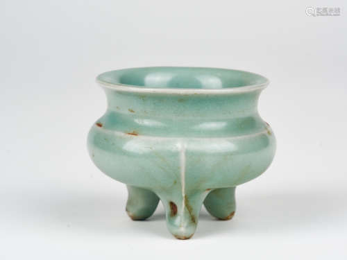 A LONGQUAN-CELADON GLAZED CENSER