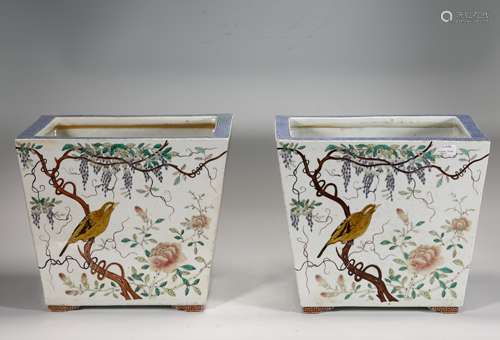 PAIR FAMILLE ROSE BIRD JARDINIERE