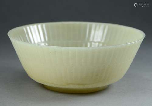 A CARVED WHITE JADE CHRYSANTHEMUM BOWL