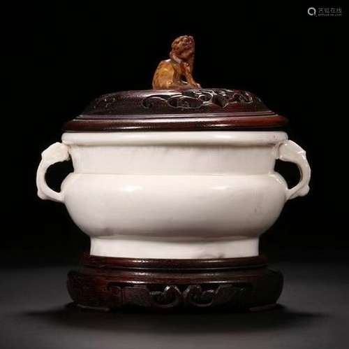 A BLANC-DE-CHINE PORCELAIN CENSER WITH COVER