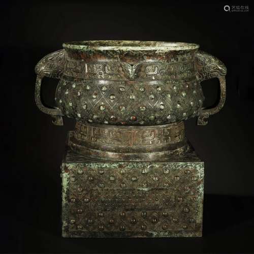 LARGE BRONZE GUI FOOD VESSEL