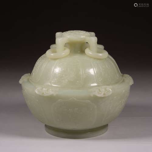 A CARVED WHITE JADE CENSER WITH COVER