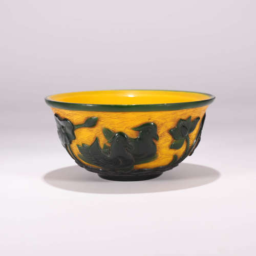 A Lotus Pattern Bicolourable Glassware Bowl