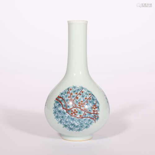 A Doucai Flower&Bird Pattern Porcelain Vase