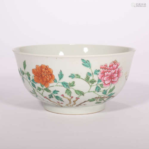 A Famille Rose Floral Porcelain Bowl