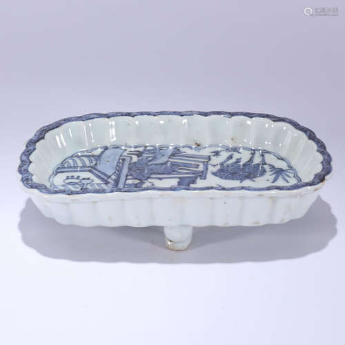 A Blue and White Figures Porcelain Three-legged Brush Washer