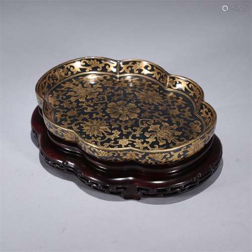 A Black Ground Gilt-inlaid Floral Porcelain Flower Shaped Pl...