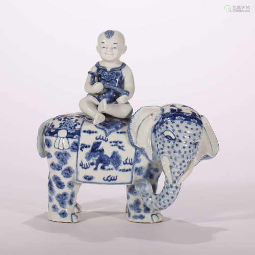 A Blue&White Porcelain Statue of 