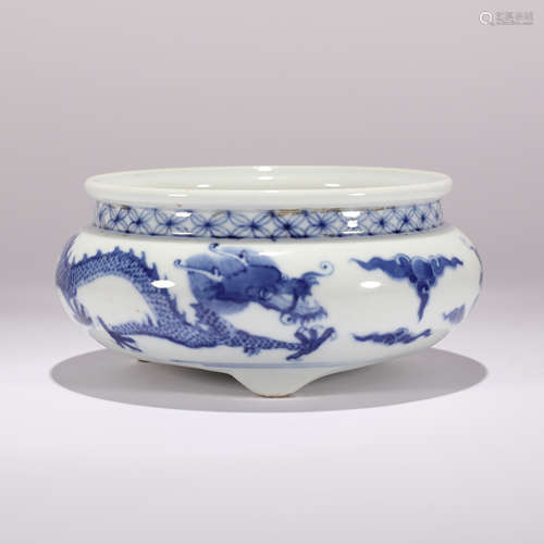 A Blue&White Dargon Pattern Porcelain Three-legged Incense B...