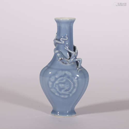 A Skyblue Glaze Duisu Dragon Pattern Porcelain Vase