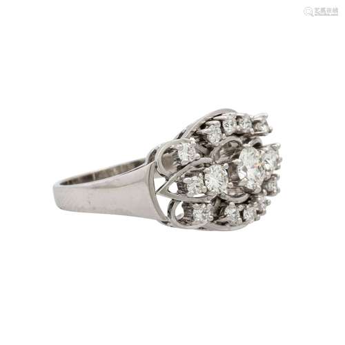 Ring mit 15 Brillanten zus. ca. 1,1 ct,