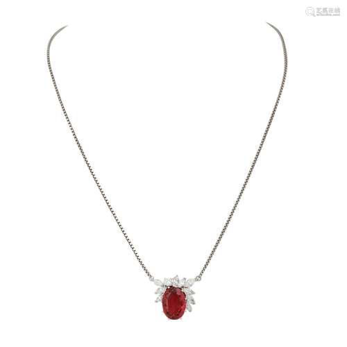 Collier mit oval fac. Rubellit ca. 4 ct, 1 Brillant, ca. 0,1...