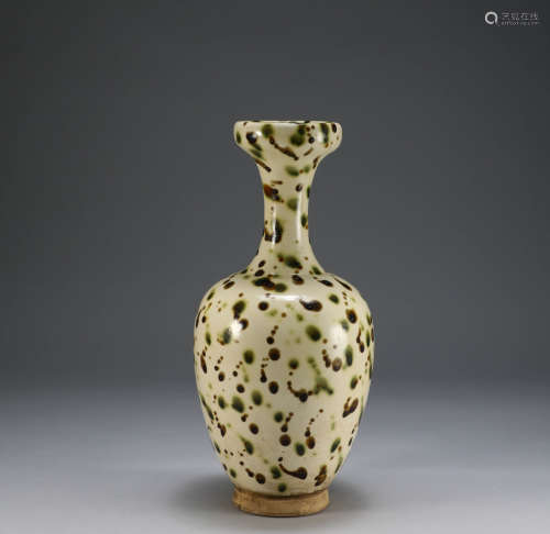 Song Dynasty - Cizhou Kiln White Glazed Green Bottle