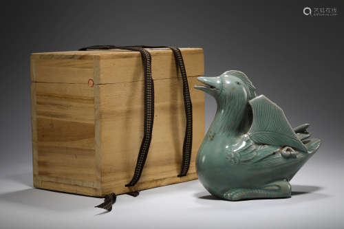 Song Dynasty - Celadon Bird