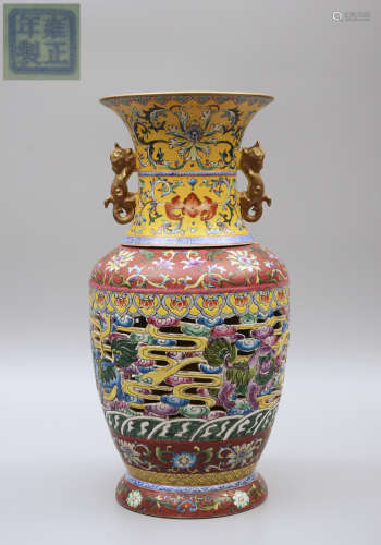 Yongzheng Enamel Revolving Vase