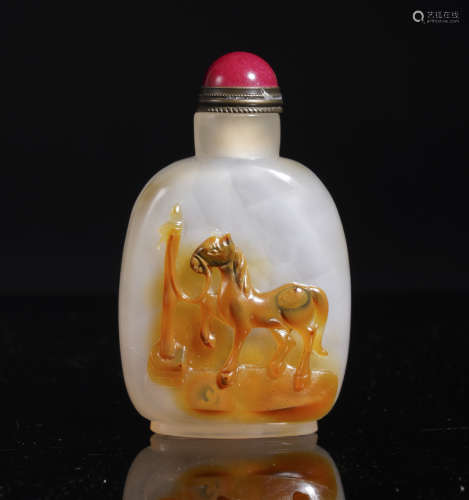 Agate Horse Snuff Bottle