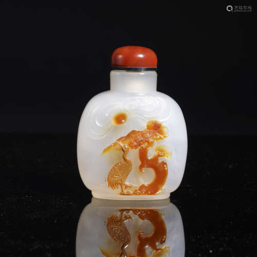 Agate Crane and Pine Snuff Bottle