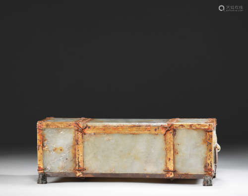 Platinum jade pillow pasted with gold in Han Dynasty