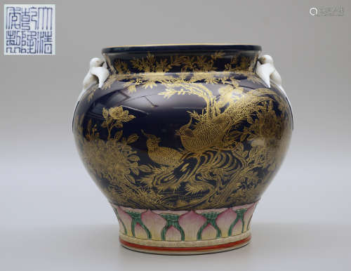 Qianlong Powder Blue Gilt Bird Jar