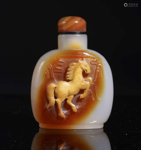 Agate Horse Snuff Bottle
