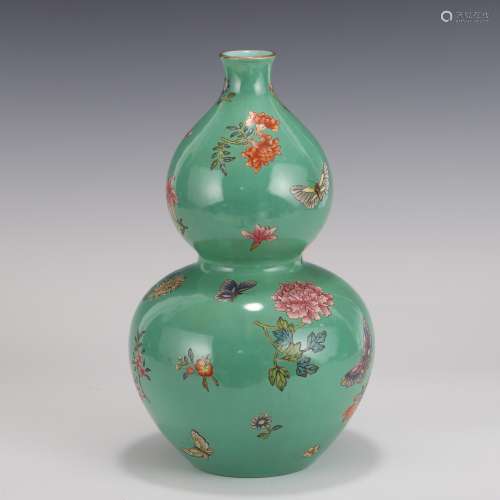 QING FAMILLE ROSE BUTTERFLIES & FLOWERS TURQUOISE