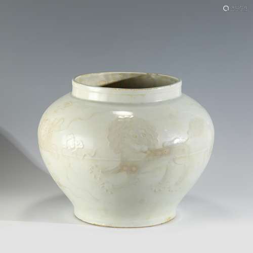 YUAN SWEET WHITE GLAZED JAR