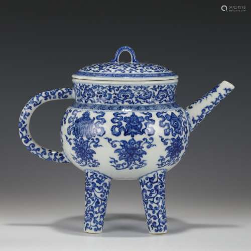QIANLONG BLUE & WHIITE ORNAMENT PORCELAIN LIDDED TEA