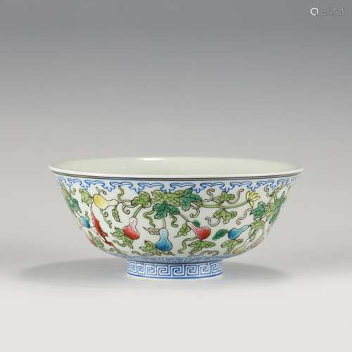 QING QIANLONG FAMILLE ROSE GOURD ABUNDANT BOWL