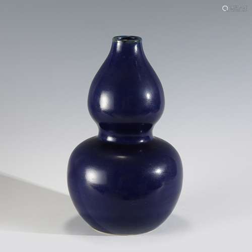 MING JI BLUE GOURD BOTTLE