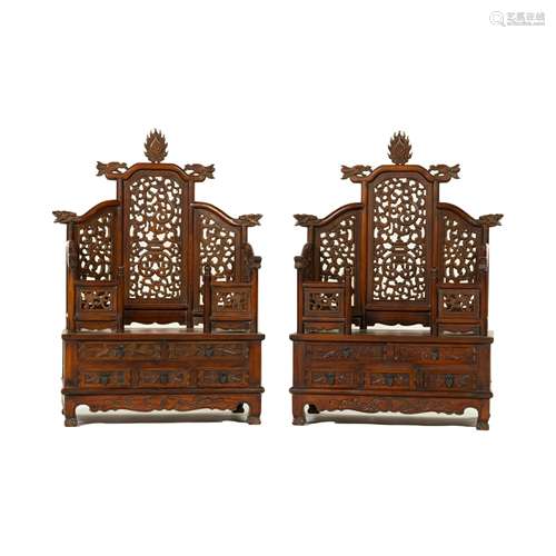 PAIR HUANGHUALI DRESSING TABLES