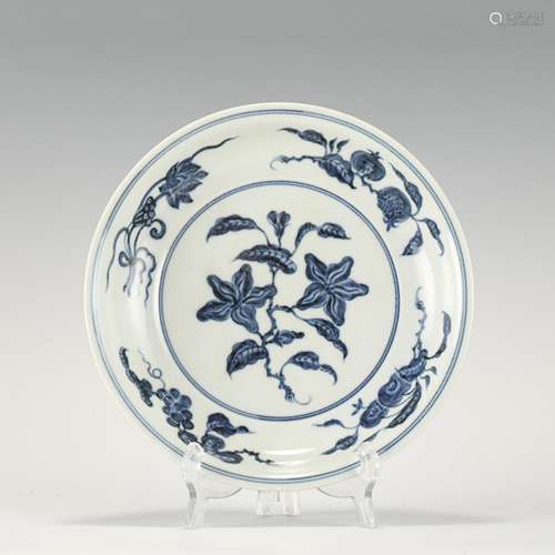 MING XUANDE BLUE AND WHITE PLATE