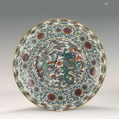 YONGZHENG WUCAI PLATE OF THE QING DYNASTY