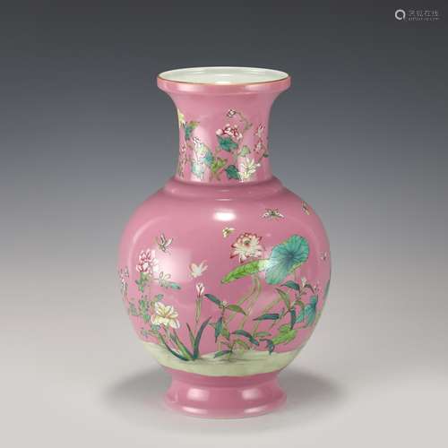 YONGZHENG FAMILLE ROSE VASE