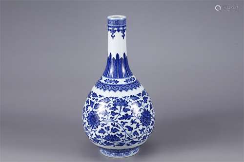 A Chinese Blue and White Porcelain Vase with Flower